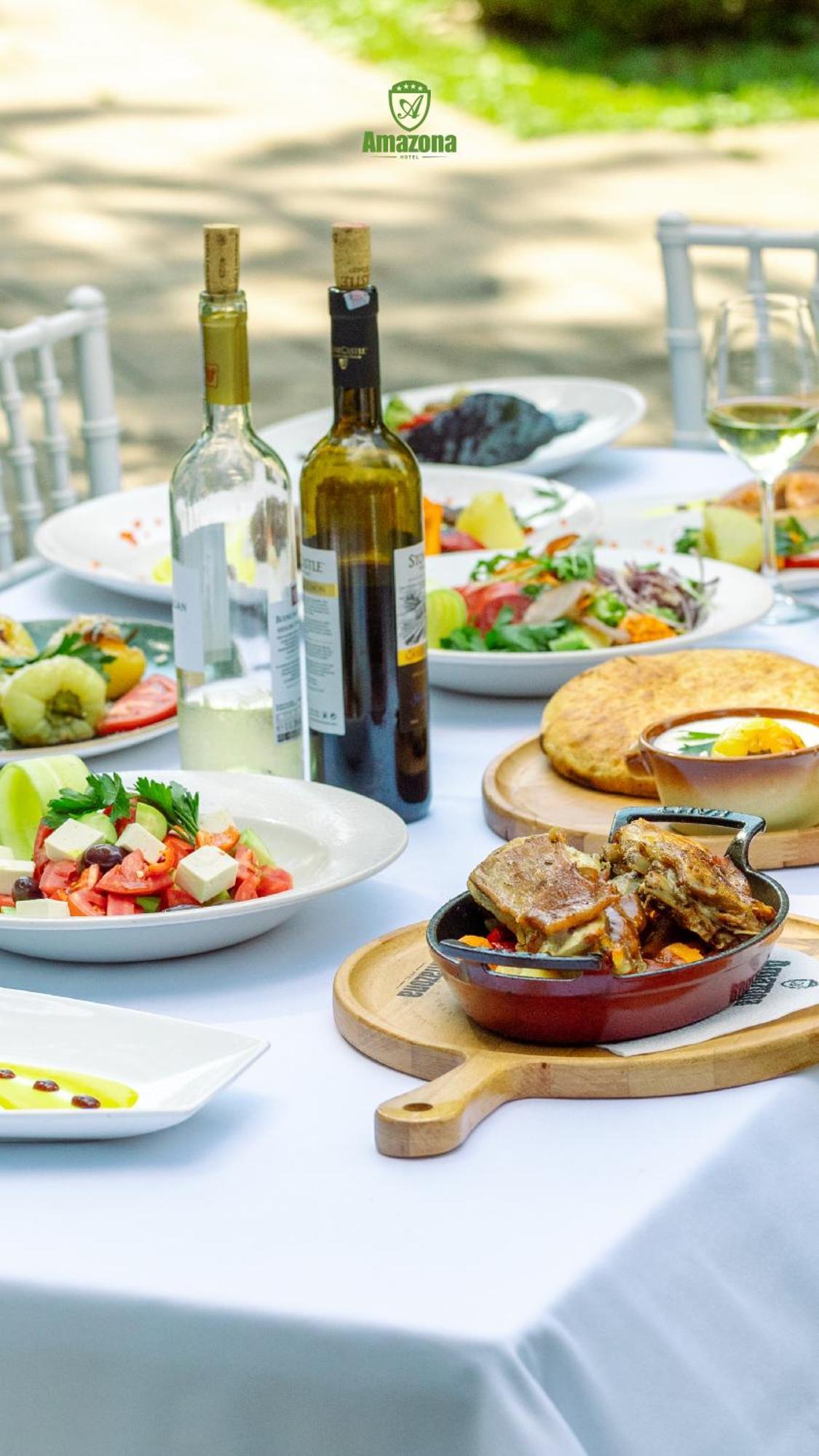 Amazona Hotel Prishtine Bagian luar foto