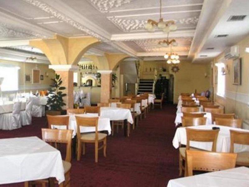 Amazona Hotel Prishtine Bagian luar foto