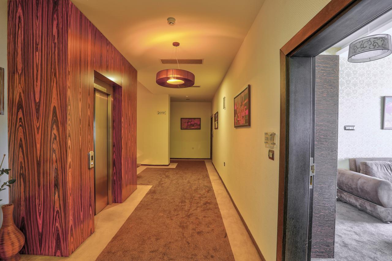 Amazona Hotel Prishtine Bagian luar foto