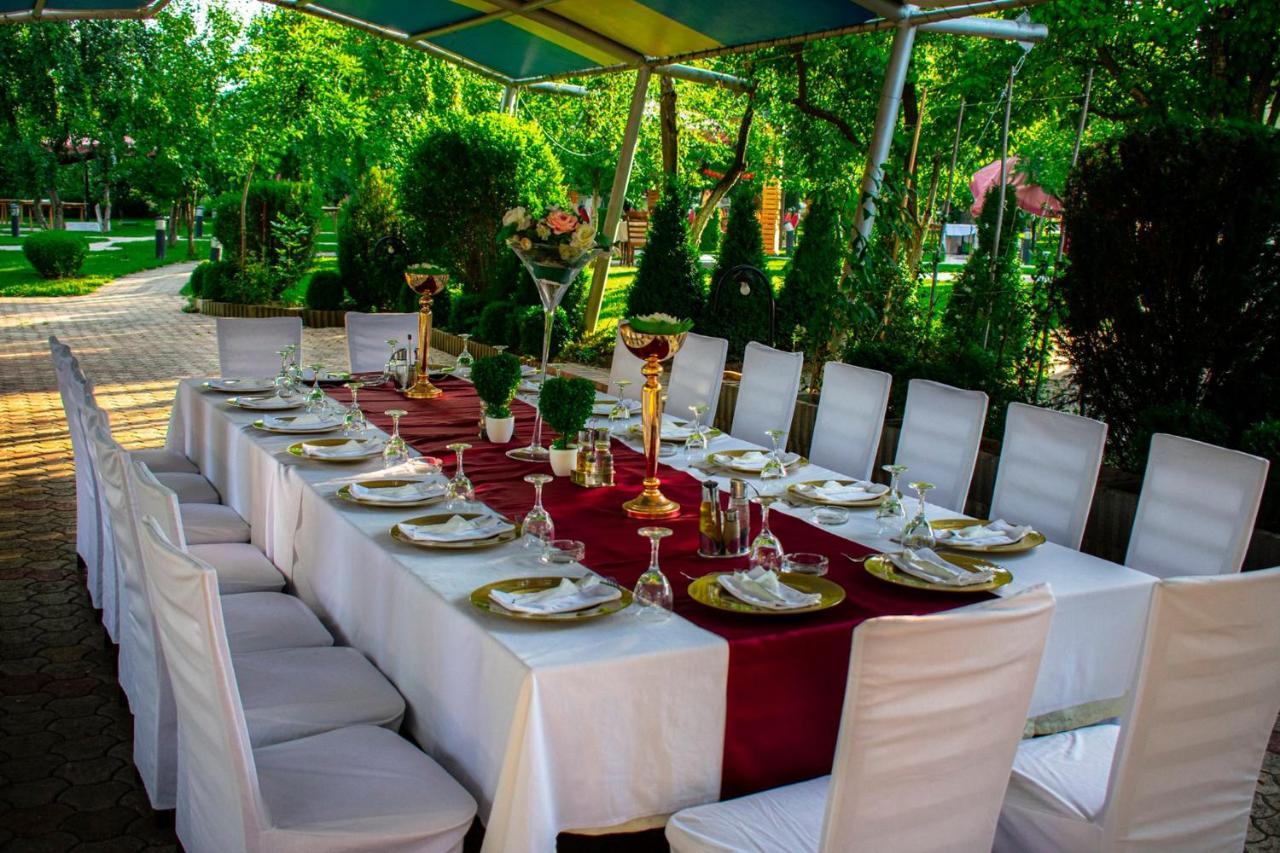 Amazona Hotel Prishtine Bagian luar foto